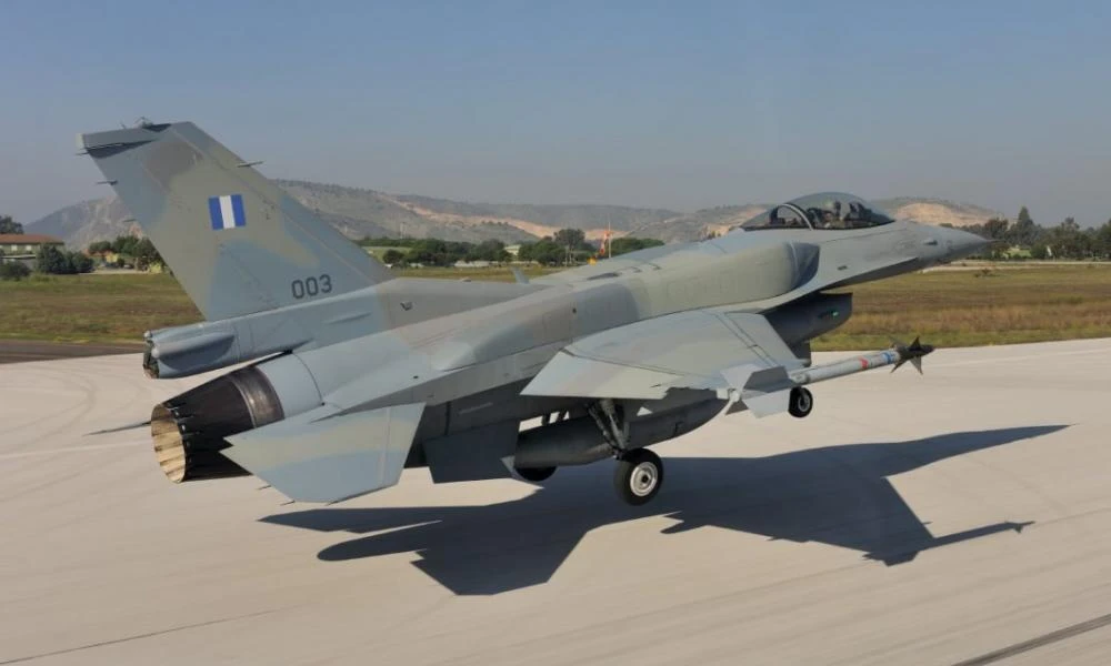 Παραλάβαμε το 20o μαχητικό F-16 Viper-Έλληνες στρατιωτικοί θα υπόκεινται στην νομοθεσία της Σ.Αραβίας